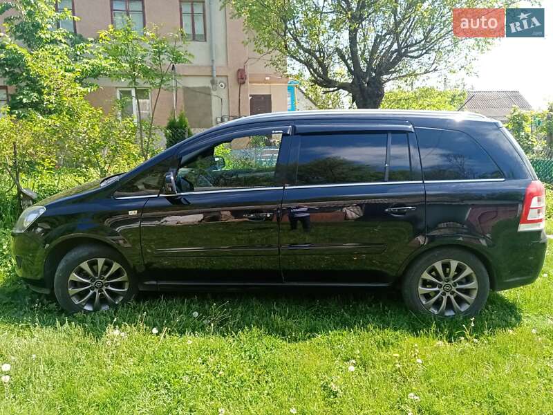 Минивэн Opel Zafira 2011 в Виннице