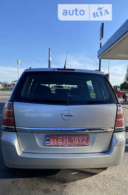 Минивэн Opel Zafira 2007 в Хороле