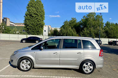 Минивэн Opel Zafira 2008 в Луцке