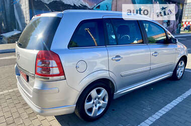 Минивэн Opel Zafira 2008 в Луцке