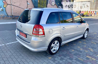 Минивэн Opel Zafira 2008 в Луцке