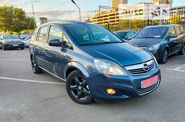 Минивэн Opel Zafira 2010 в Киеве