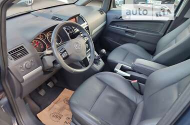 Минивэн Opel Zafira 2010 в Киеве