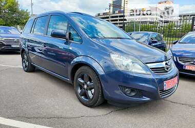 Минивэн Opel Zafira 2010 в Киеве