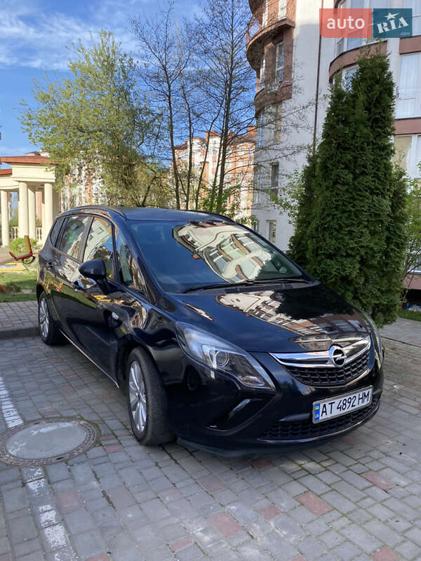 Opel Zafira 2012