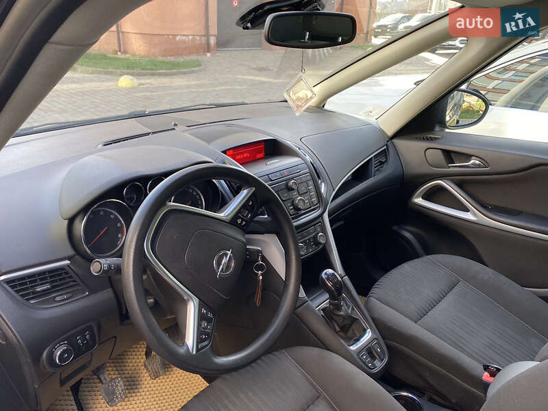 Мінівен Opel Zafira 2012 в Івано-Франківську