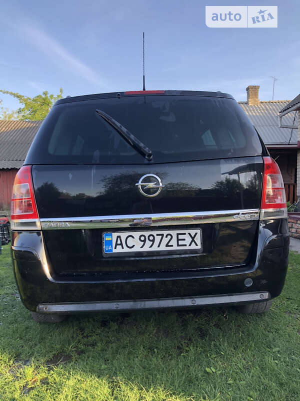 Минивэн Opel Zafira 2013 в Луцке