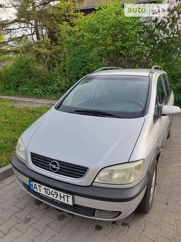 Минивэн Opel Zafira 2000 в Надворной