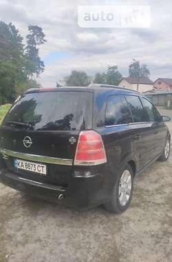 Минивэн Opel Zafira 2006 в Киеве