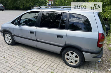 Мінівен Opel Zafira 2000 в Чернівцях