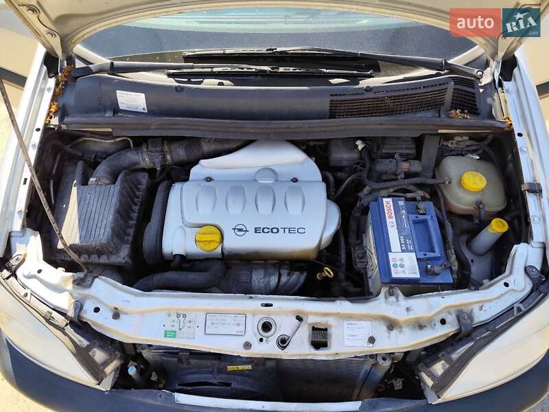 Минивэн Opel Zafira 2002 в Горохове
