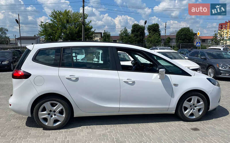 Opel Zafira 2015