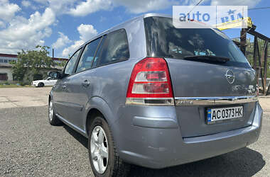 Минивэн Opel Zafira 2008 в Нововолынске