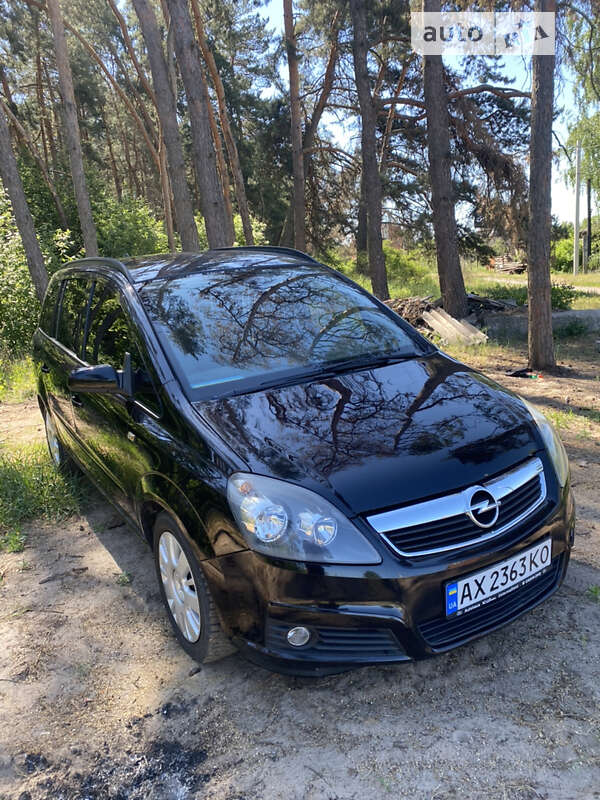 Мінівен Opel Zafira 2006 в Чугуєві