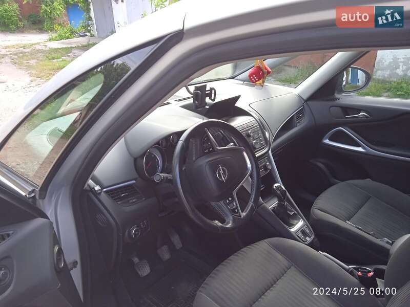 Мінівен Opel Zafira 2016 в Волочиську