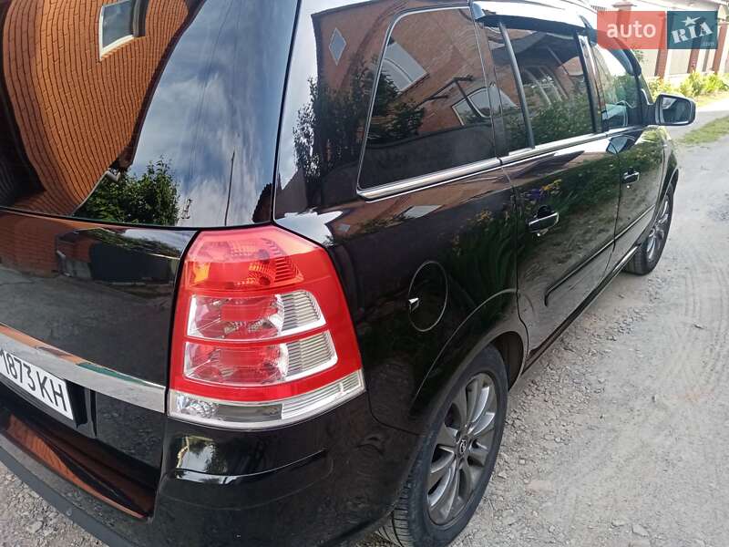 Минивэн Opel Zafira 2011 в Виннице