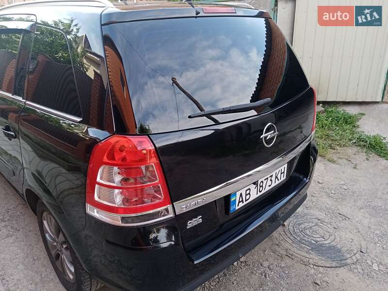 Минивэн Opel Zafira 2011 в Виннице