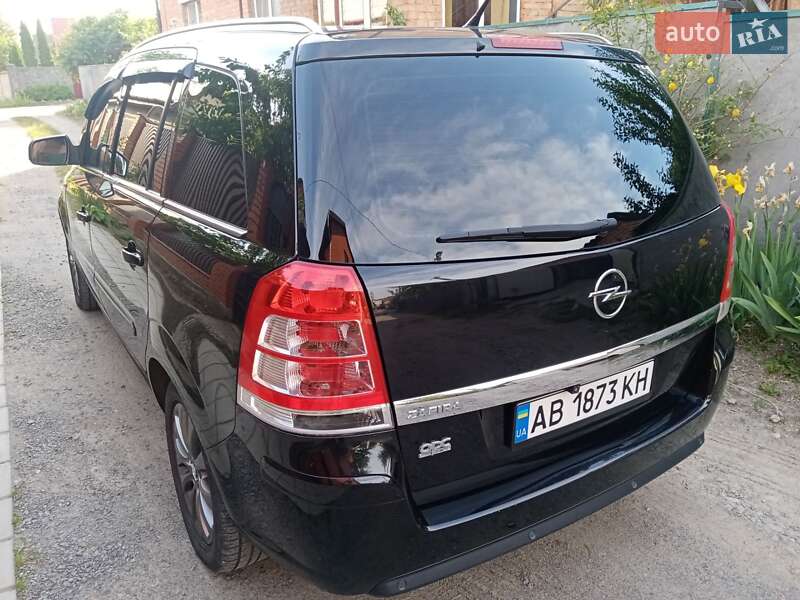 Минивэн Opel Zafira 2011 в Виннице