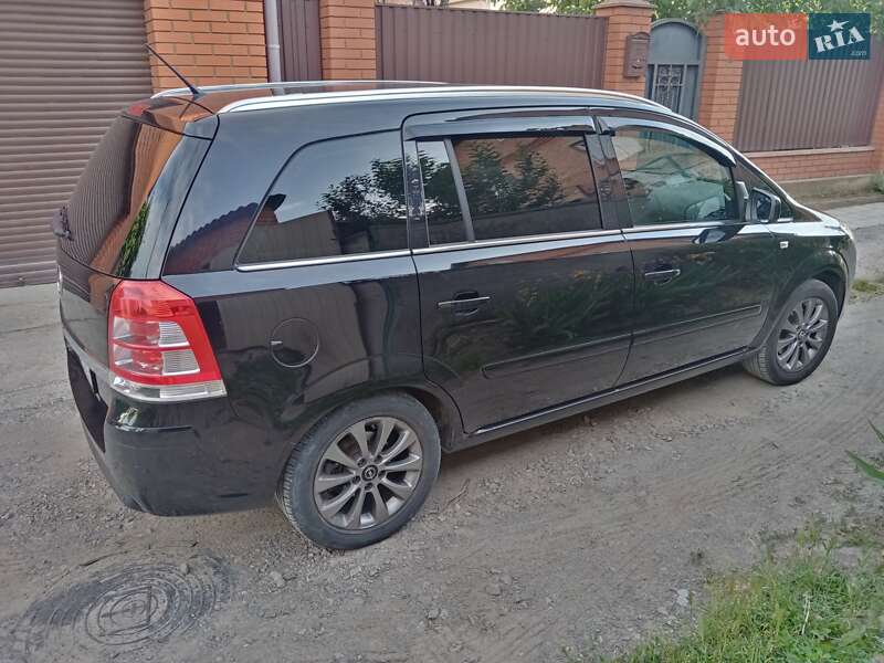 Минивэн Opel Zafira 2011 в Виннице