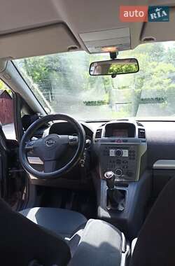 Минивэн Opel Zafira 2006 в 