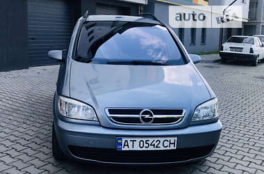 Минивэн Opel Zafira 2004 в Ивано-Франковске