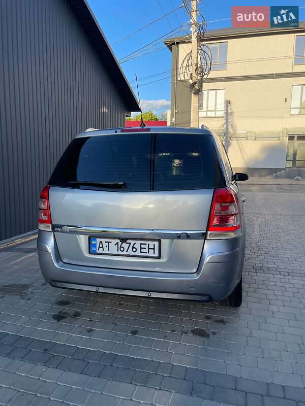 Мінівен Opel Zafira 2008 в Рожнятові
