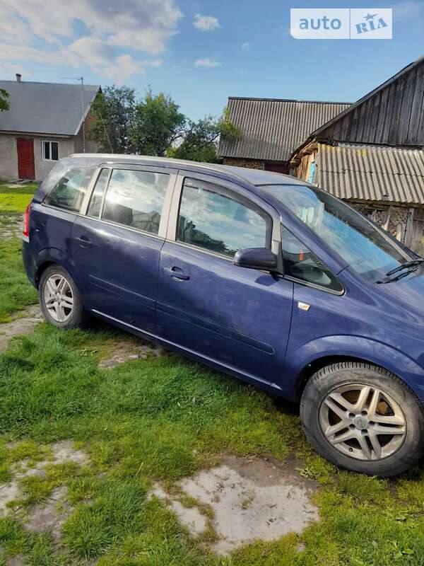 Мінівен Opel Zafira 2008 в Кореці