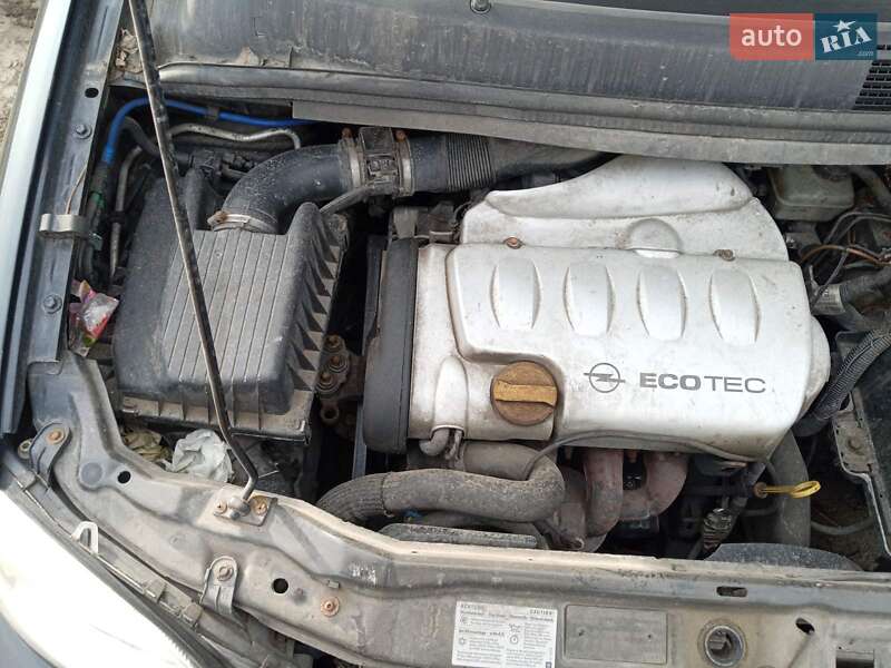 Минивэн Opel Zafira 2004 в Киеве