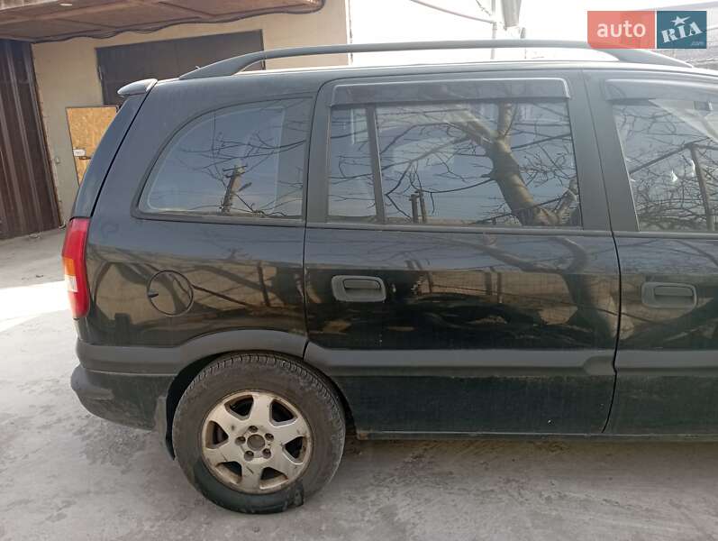 Минивэн Opel Zafira 2003 в Каменском