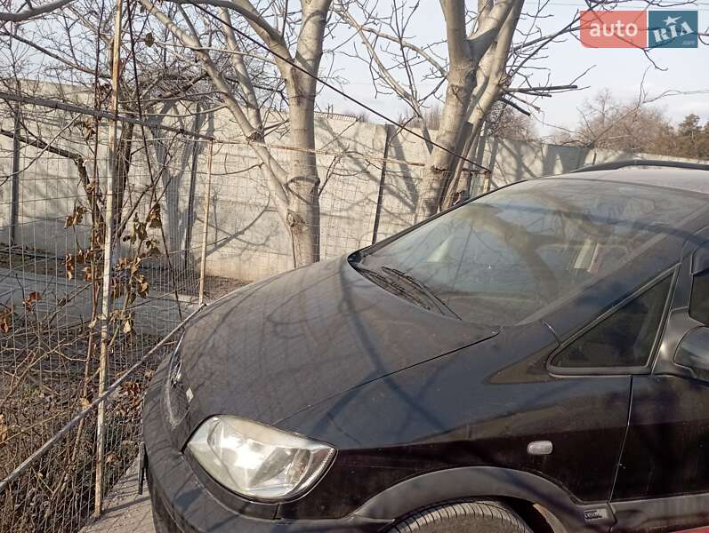 Минивэн Opel Zafira 2003 в Каменском