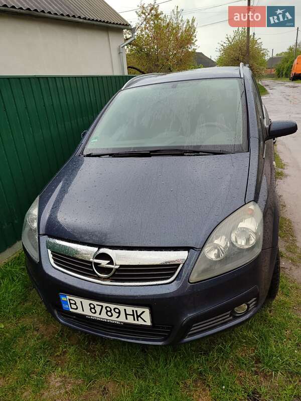 Минивэн Opel Zafira 2006 в Лубнах