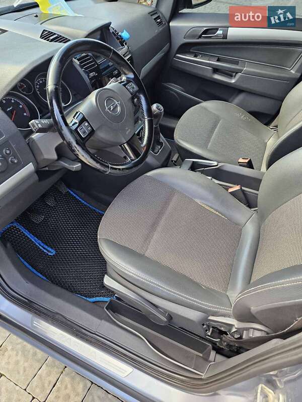 Мінівен Opel Zafira 2010 в Добротворі