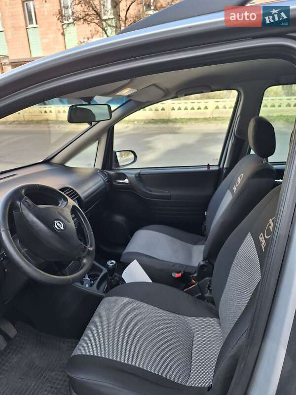 Мінівен Opel Zafira 2004 в Харкові