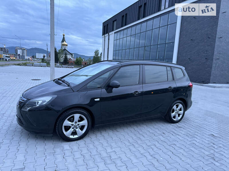 Минивэн Opel Zafira 2013 в Хусте