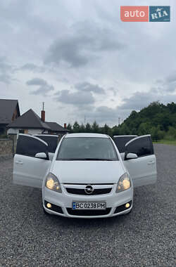 Минивэн Opel Zafira 2006 в 