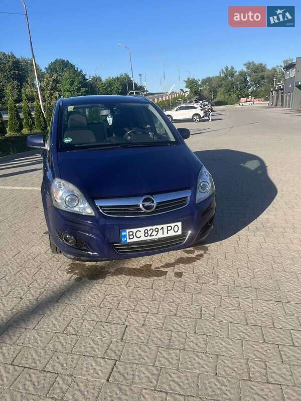 Мінівен Opel Zafira 2013 в Дрогобичі