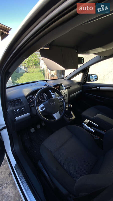 Минивэн Opel Zafira 2011 в Борщеве