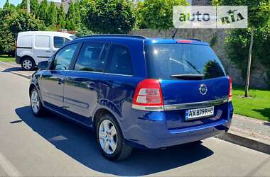 Минивэн Opel Zafira 2010 в Киеве