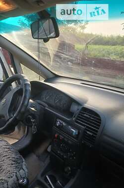 Минивэн Opel Zafira 2000 в 