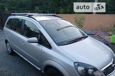 Минивэн Opel Zafira 2006 в Обуховке