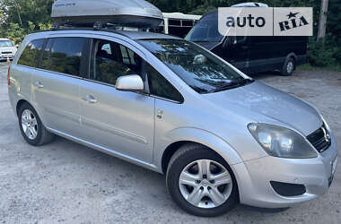 Минивэн Opel Zafira 2010 в Киеве