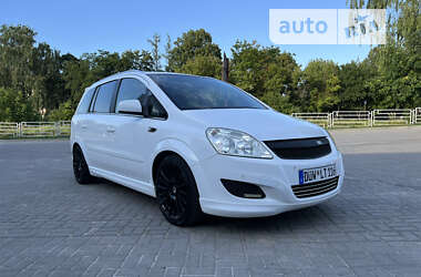 Минивэн Opel Zafira 2010 в Тернополе