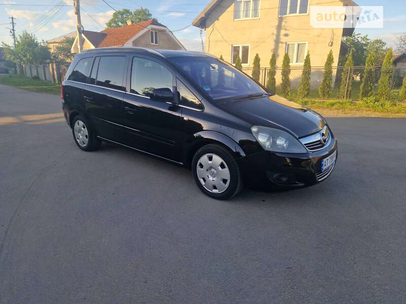 Мінівен Opel Zafira 2011 в Коломиї