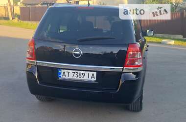 Мінівен Opel Zafira 2011 в Коломиї