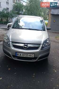 Минивэн Opel Zafira 2005 в 