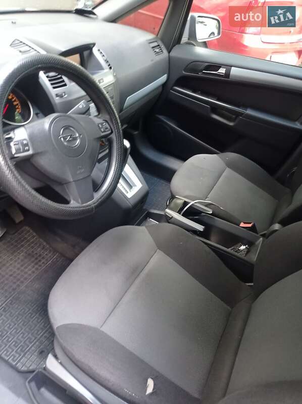 Минивэн Opel Zafira 2005 в Киеве