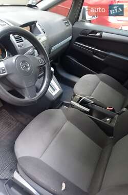 Минивэн Opel Zafira 2005 в 