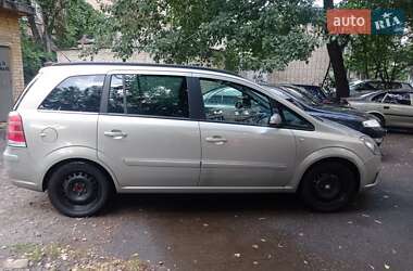 Минивэн Opel Zafira 2005 в 