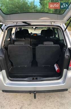 Мінівен Opel Zafira 2010 в 