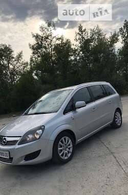 Минивэн Opel Zafira 2010 в Каневе